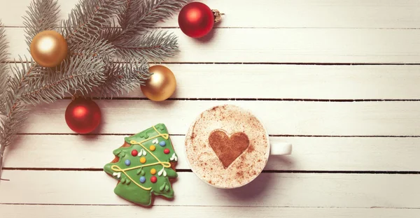 Tasse de café et pain d'épice de Noël — Photo