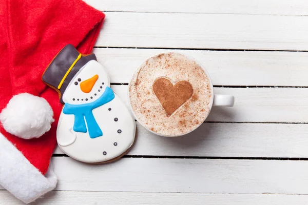 Cup of coffee and christmas gingerbread — Stock Photo, Image