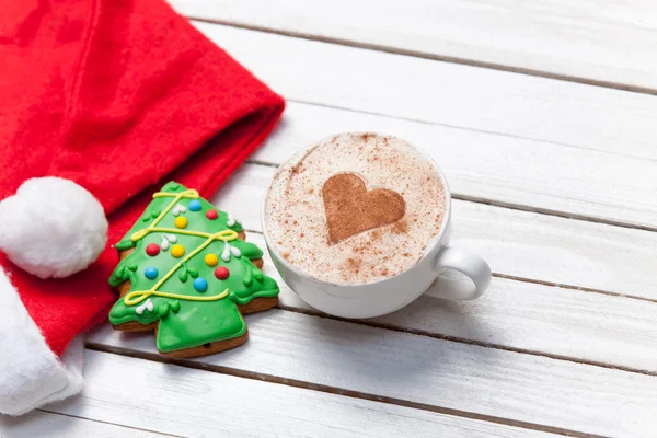 Kopje koffie en Kerstmis peperkoek — Stockfoto