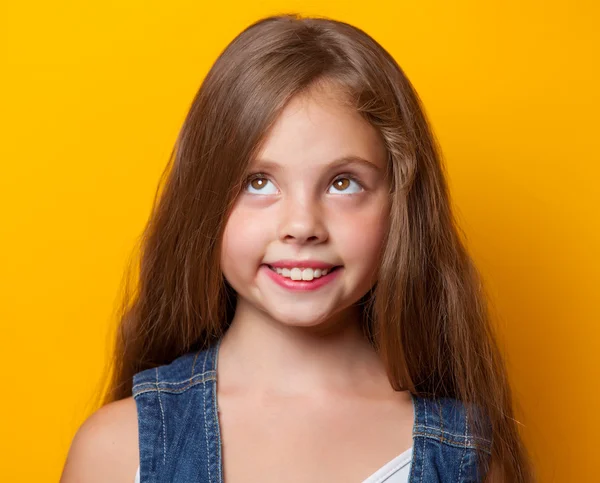 Jovem sorridente menina — Fotografia de Stock