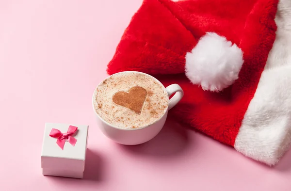 Kopje koffie met hartvorm — Stockfoto