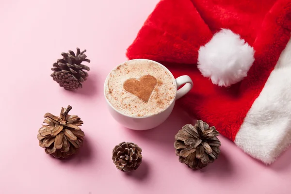 Kopje koffie met hartvorm — Stockfoto