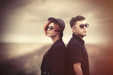 Stil genç çift kırsal