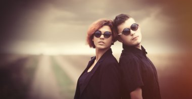 Stil genç çift kırsal