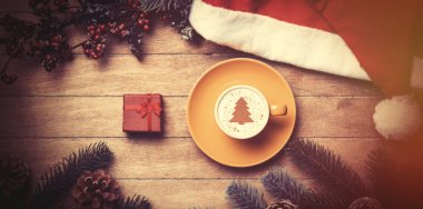 Fincan kahve ve hediye kutusu