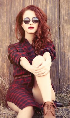 güneş gözlüğü ile güzel kız