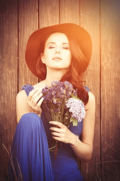 Bruid in blauwe jurk — Stockfoto