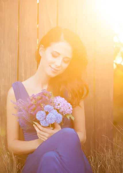 Mariée en robe bleue — Photo