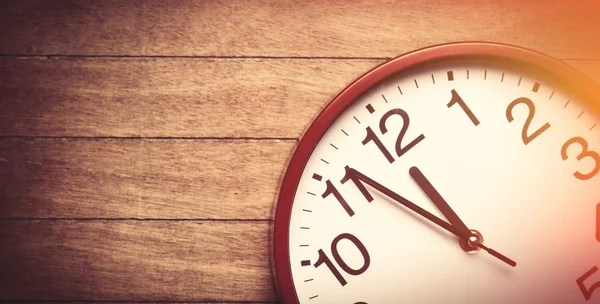 Huge clock on a table. — Stock Photo, Image