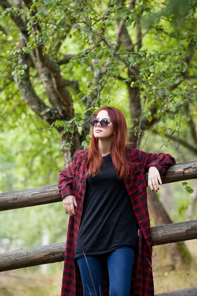Portret van een redhead vrouw — Stockfoto