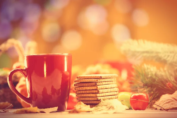 Tasse Kaffee oder Tee mit Keksen — Stockfoto