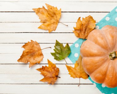 Kabak Beyaz yaprakları ile