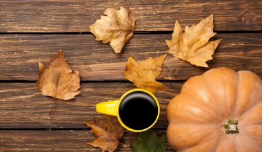 Fincan kahve ve kabak