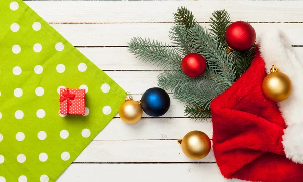 Gift box and christmas baubles — Stock Photo, Image