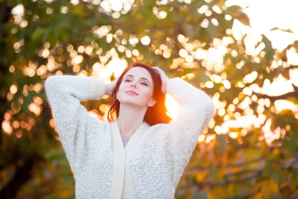 Woman in white blazer — Stock Photo, Image