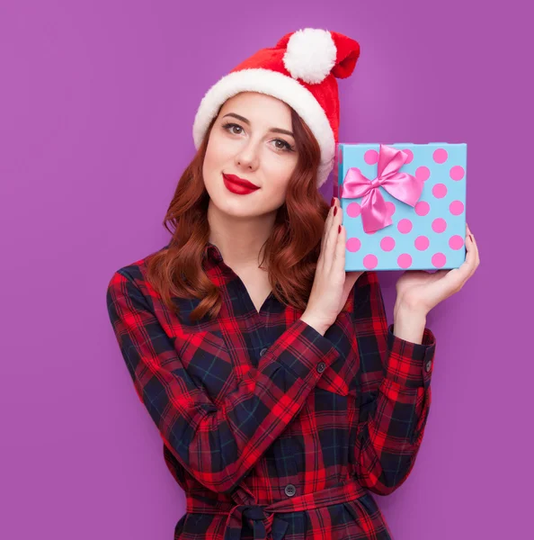 Caucasico ragazza con regalo — Foto Stock