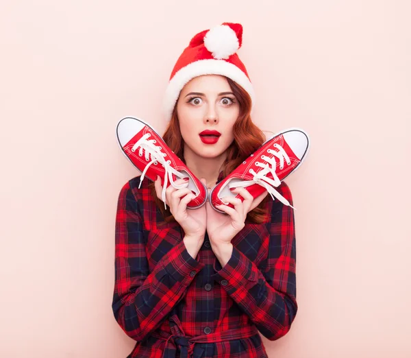 Ragazza con le scarpe da ginnastica — Foto Stock