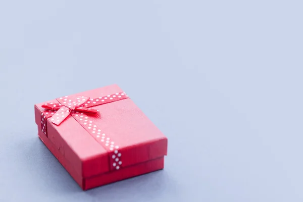 Małe pudełko prezentów — Zdjęcie stockowe