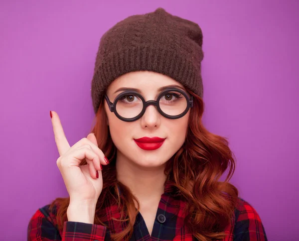 Rusovláska dívka v brýlích — Stock fotografie
