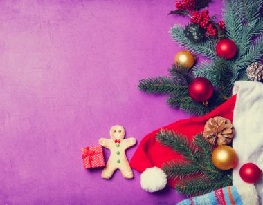 Noel hediye ve zencefilli kurabiye adam