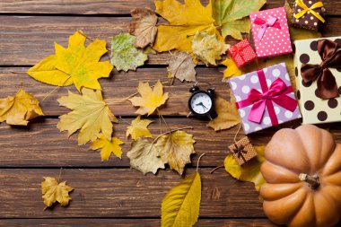 Çalar saat ve hediyeler