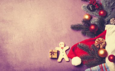 Noel hediye ve zencefilli kurabiye adam