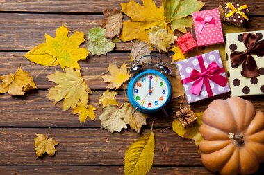 Çalar saat ve hediyeler