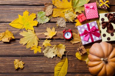 Çalar saat ve hediyeler