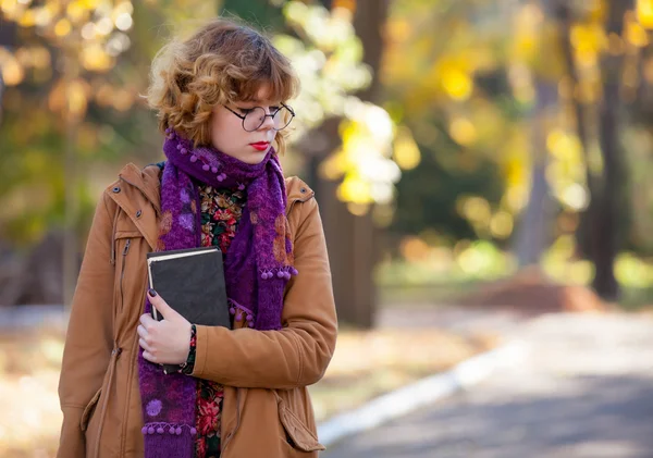 Young student girl — Stock Photo, Image