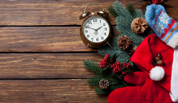 Çalar saat ve Noel şeyler — Stok fotoğraf