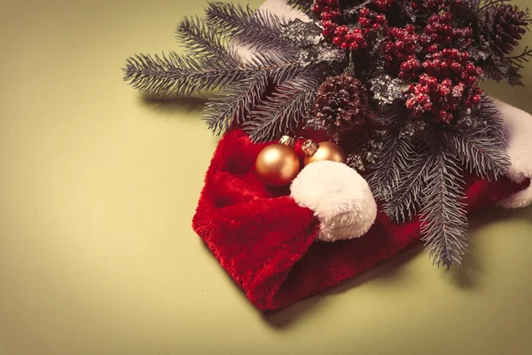 Ramo dell'albero di Natale e bagattelle — Foto Stock