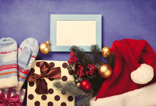 Zdjęcie klatki i Boże Narodzenie prezenty — Zdjęcie stockowe