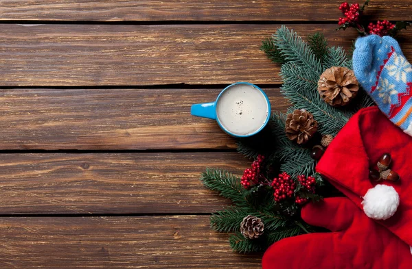 De giften van Kerstmis en kopje koffie — Stockfoto