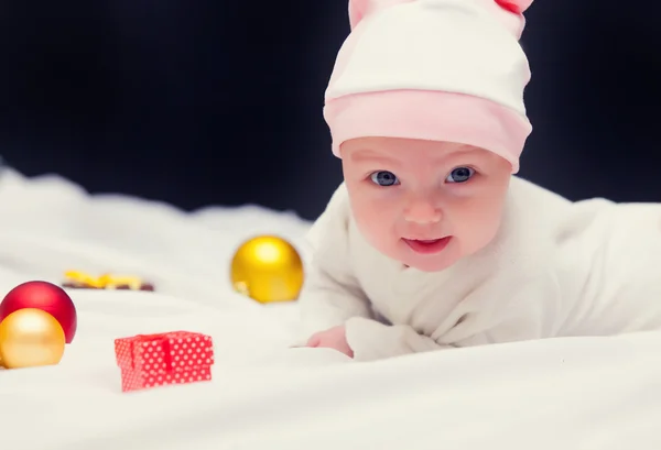 クリスマスプレゼントの赤ちゃん — ストック写真