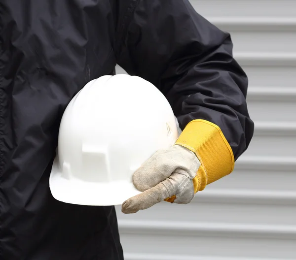 Werknemer met helm — Stockfoto