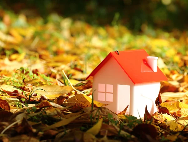 Concepto de casa otoño — Foto de Stock