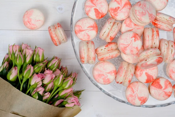 Vita och rosa macarons Stockfoto