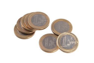 Düz beyaz arka plan üzerinde Euro paralar.