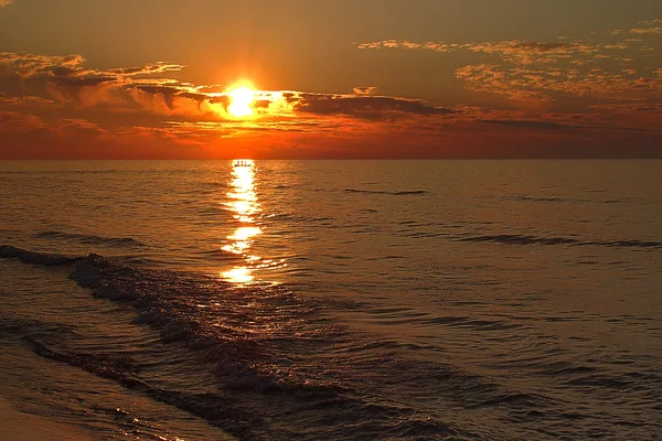 Coucher de soleil sur la mer Baltique — Photo