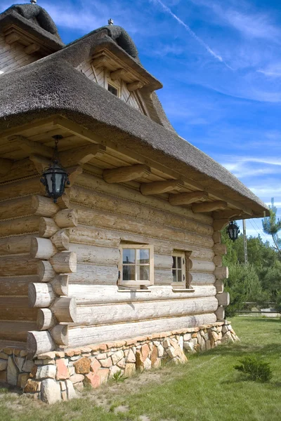 Дерев'яний будинок в Польщі в горах — стокове фото