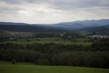 Doğa manzara dağlar ve akışı ile