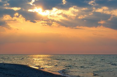 Polonya, Baltık Denizi sahilinde günbatımı