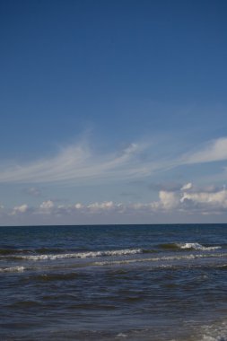 Deniz yaz mavi manzara Baltık Denizi Polonya