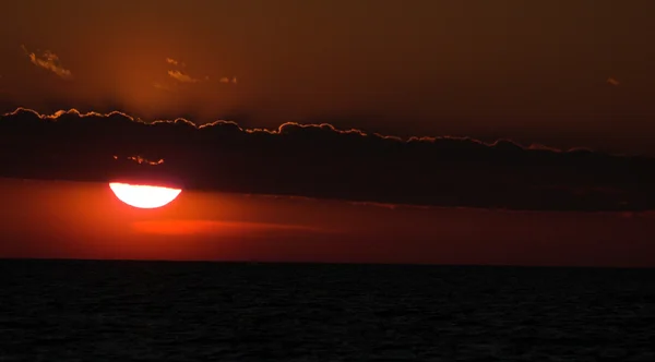 Solnedgång på stranden i Polen — Stockfoto