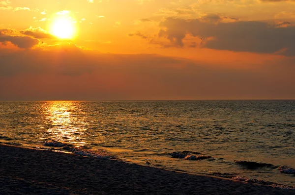 Polonya, Baltık Denizi sahilinde günbatımı