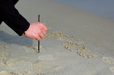 Seni seviyorum kum kum plajındaki boyalı 