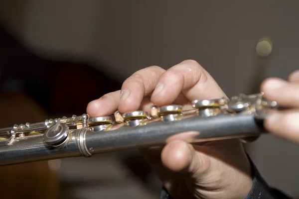 Homem Jogar Flauta Concerto Perto — Fotografia de Stock