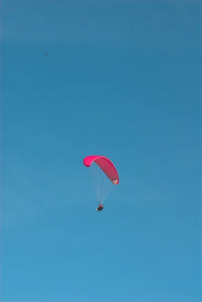 Pessoa Voando Paraquedas — Fotografia de Stock
