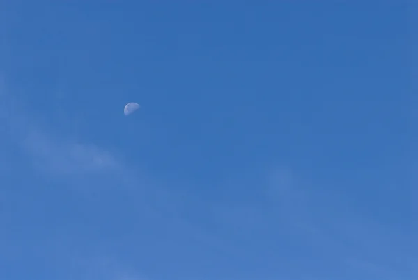 Blauwe Hemel Mooie Zonnige Zomerdag — Stockfoto