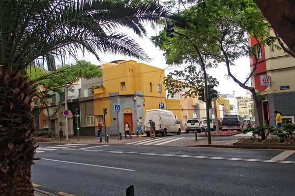 Spanya Nın Tenerife Şehrindeki Sanca Cruz Şehrinin Sokaklarında Ilginç Renkli — Stok fotoğraf